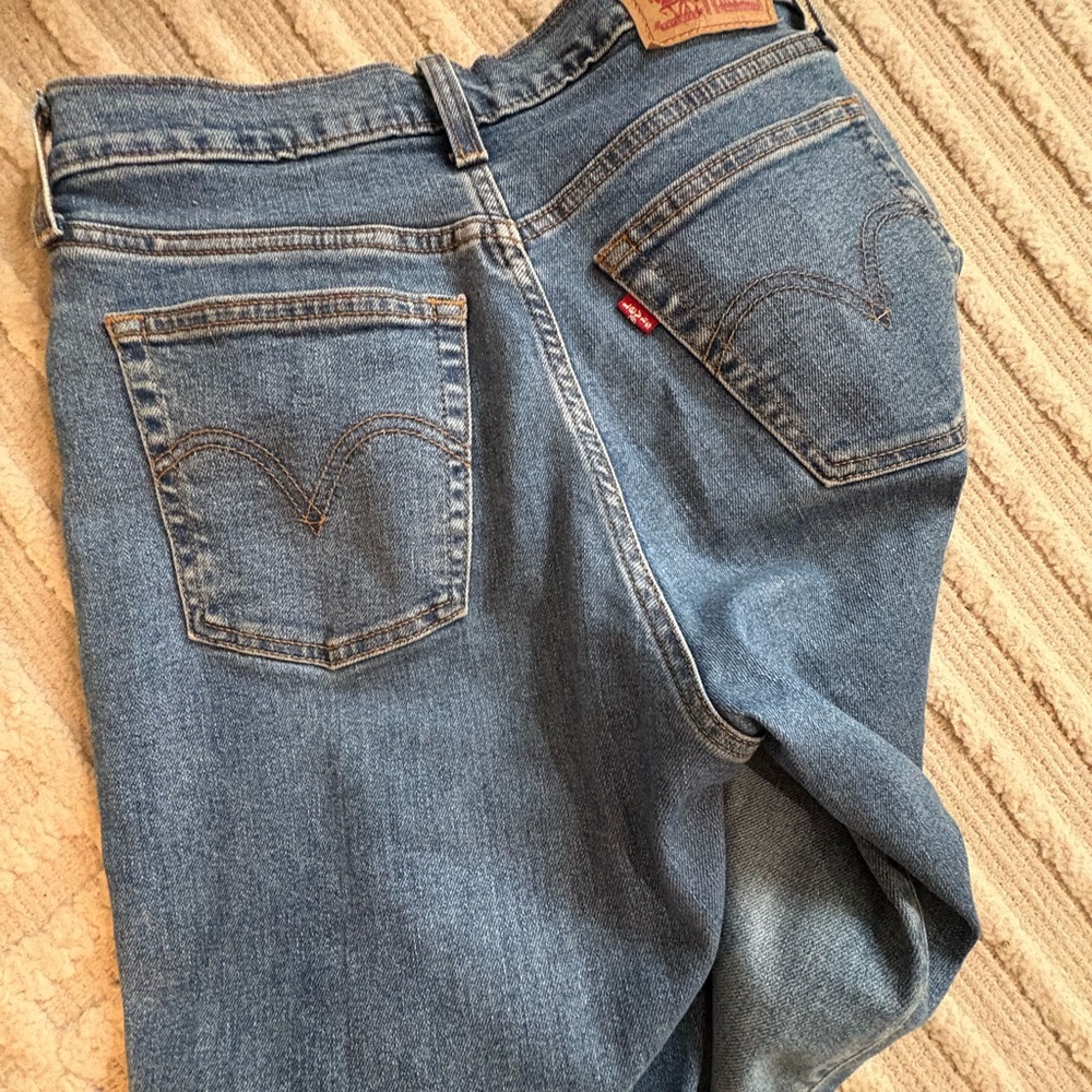 Levi's Women's High Rise Jeans - Blue - Picture 3 of 3